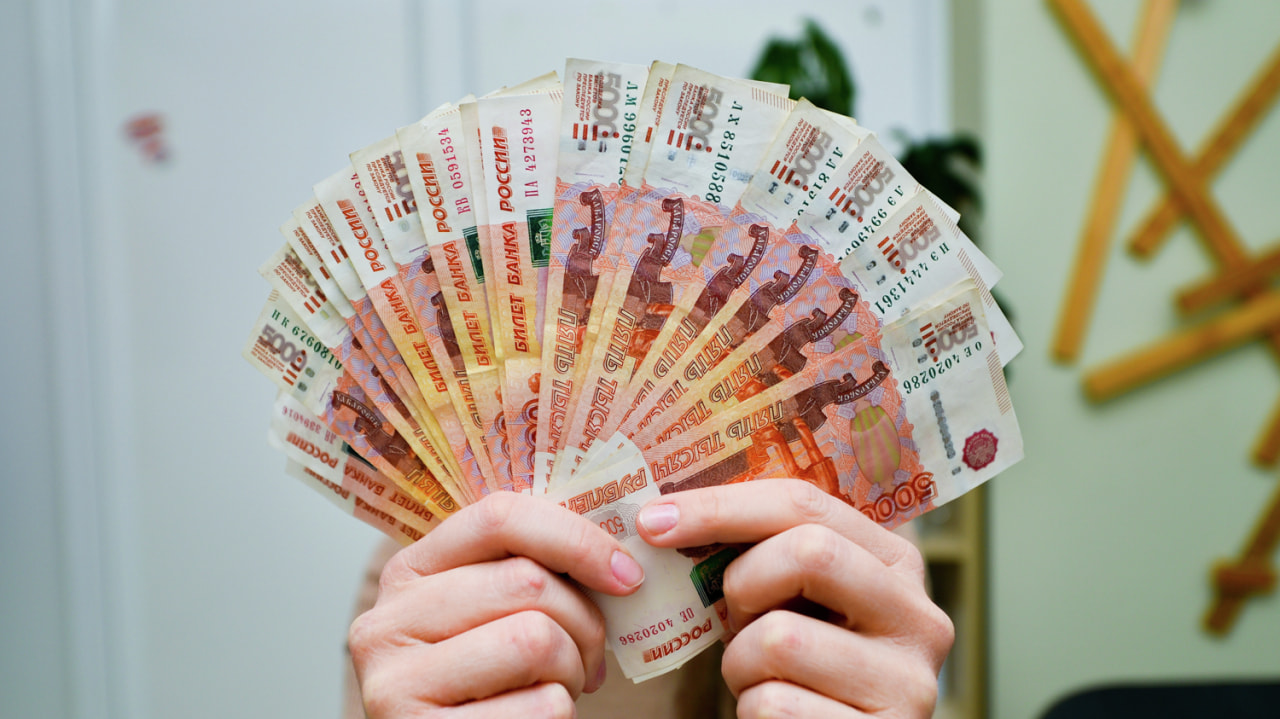 Сколько нужно откладывать и куда, чтобы обеспечить пенсию в 100 тысяч рублей