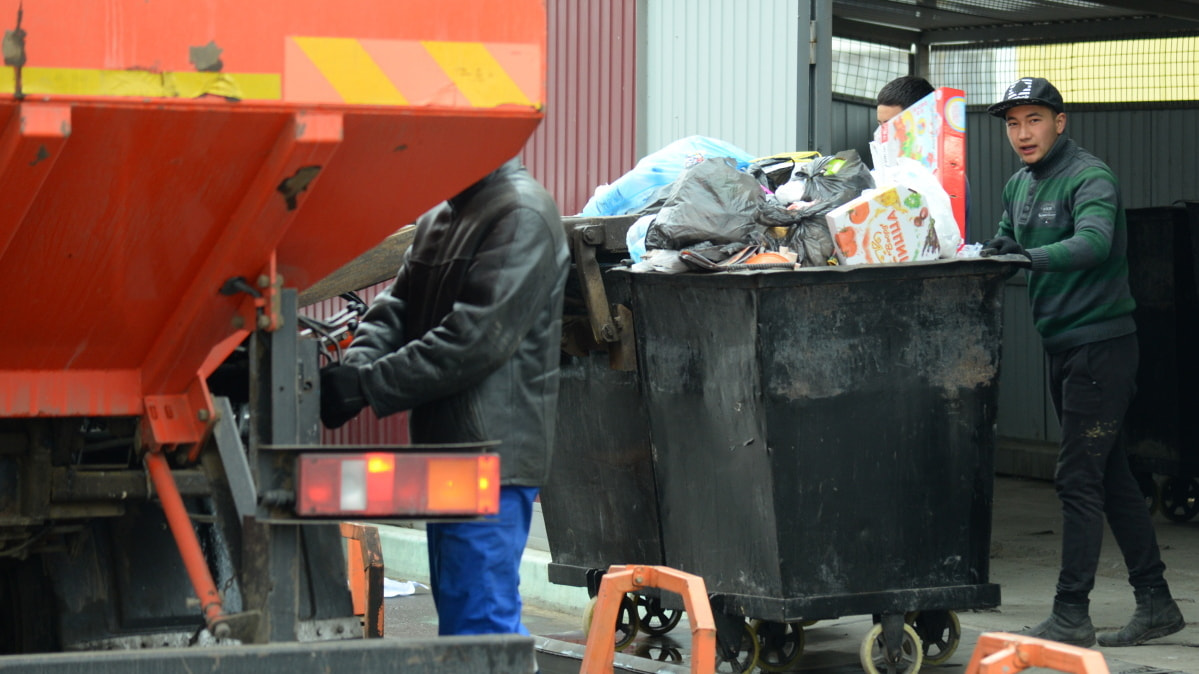 Оперативная информация: 219 мешков мусора вывезено с улиц Хабаровска