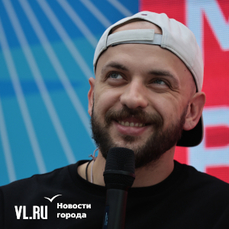 Рэпер ST пообщался с молодёжью до начала фестиваля «Место силы — Владивосток»