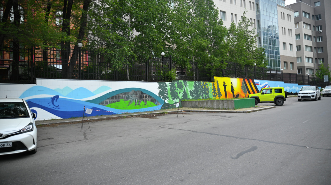 В Хабаровске продолжают рисовать самые большие граффити (ФОТО)