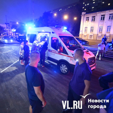 После обрушения потолка в водном комплексе во Владивостоке госпитализирован один человек