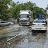 Водители грузовиков говорят, что не могут попасть в порт из-за ливней — newsvl.ru