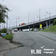 Вечером во Владивостоке начнётся ремонт съездов с Золотого моста