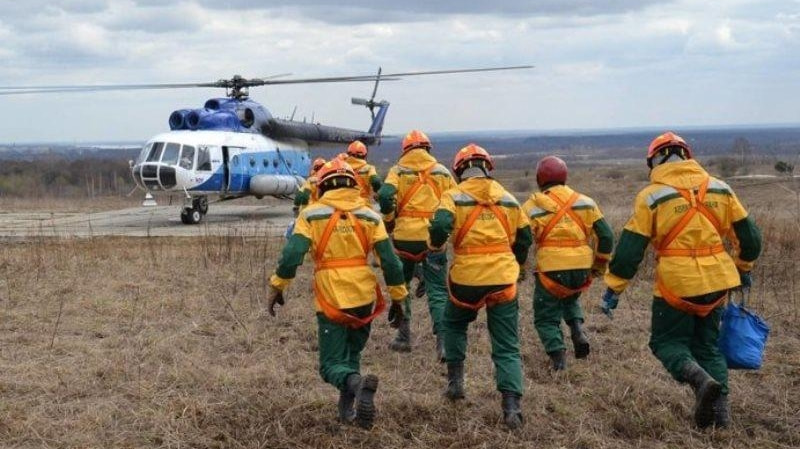 Хабаровские парашютисты отправились в Якутию на помощь в тушении пожаров