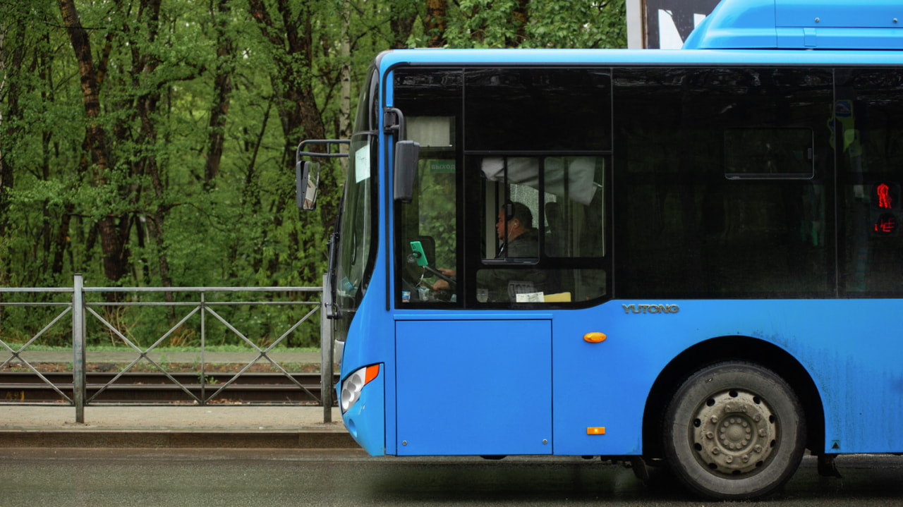 Путаница с оплатой из-за обманчивых объявлений возникла в автобусах Хабаровска (ФОТО)