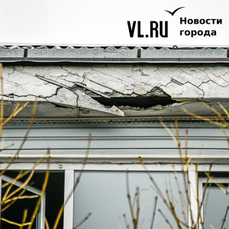 В доме на Партизанском проспекте разваливаются фасад и крыша, а на срочный капитальный ремонт нет денег