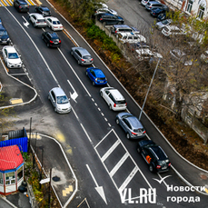 Новая разметка и нарушители правил парковки выгнали водителей Владивостока на встречку (ФОТО; ВИДЕО)