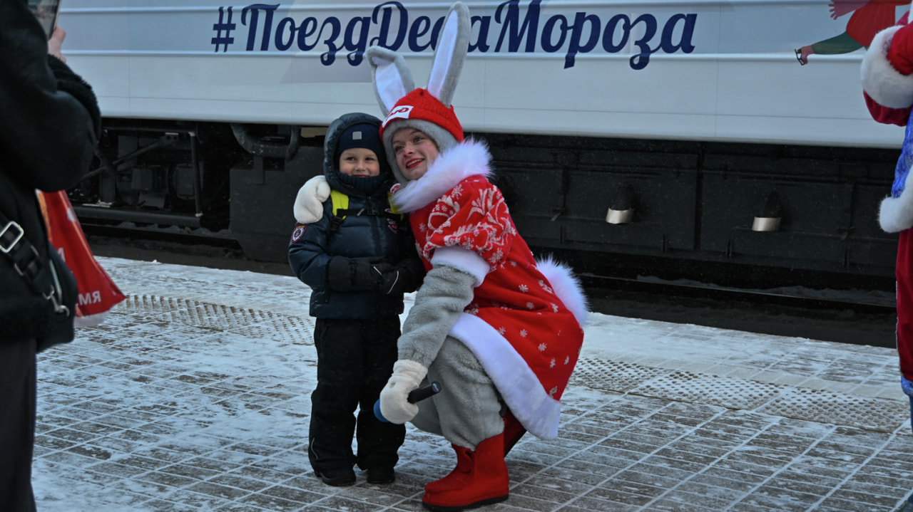 Дед Мороз из Великого Устюга приехал поздравить юных хабаровчан (ФОТО, ВИДЕО)