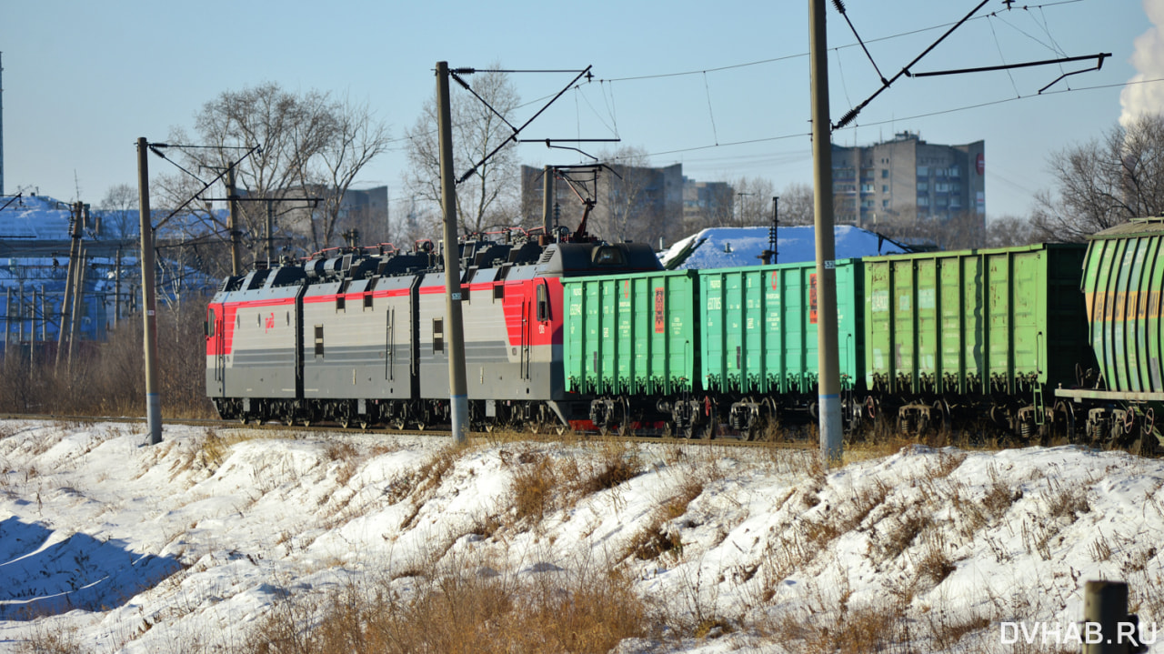 Остановку пригородных поездов перенесли на новое место