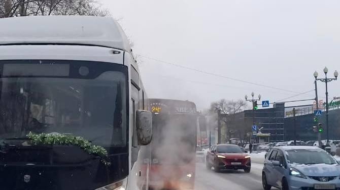 Подросток пострадал в столкновении двух автобусов в Хабаровске