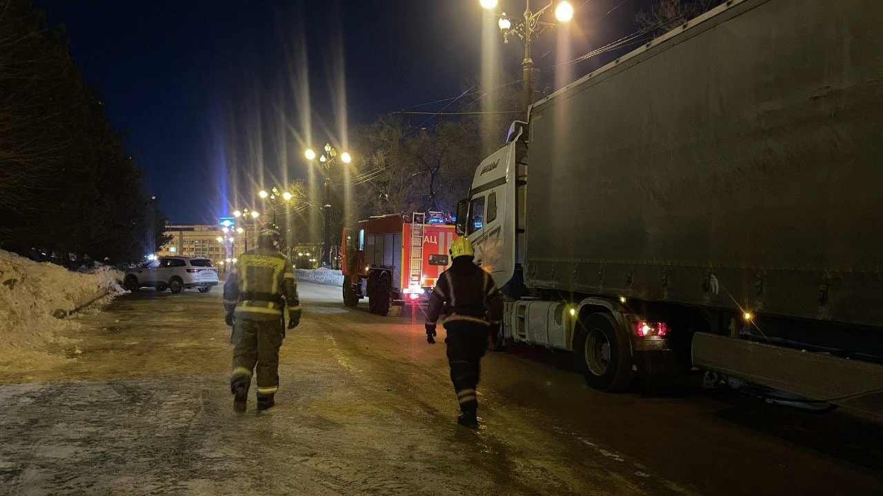 На Шевченко и Образцовой застревали ночью большегрузы (ФОТО)