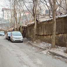 Аварийные подпорные стены на улицах Кузнецова и Калинина во Владивостоке отремонтируют в этом году