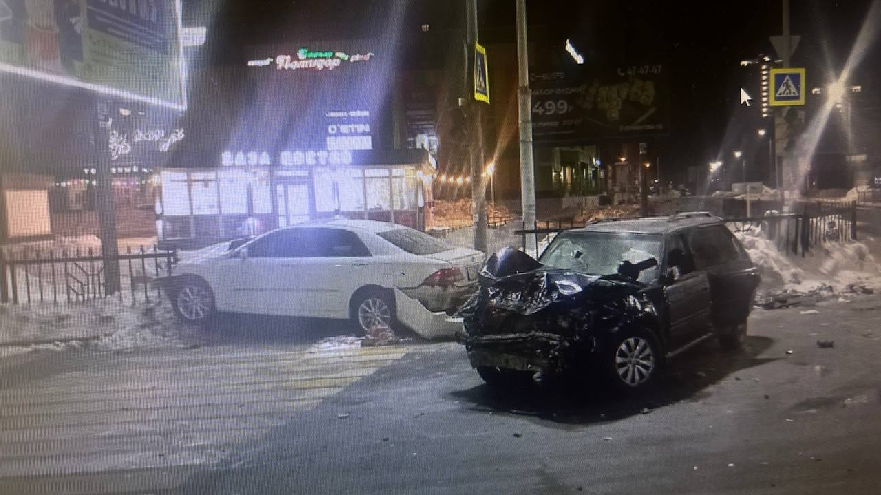 Шесть человек пострадали в ДТП у ТЦ «Подсолнух» (ВИДЕО; ОБНОВЛЕНИЕ)