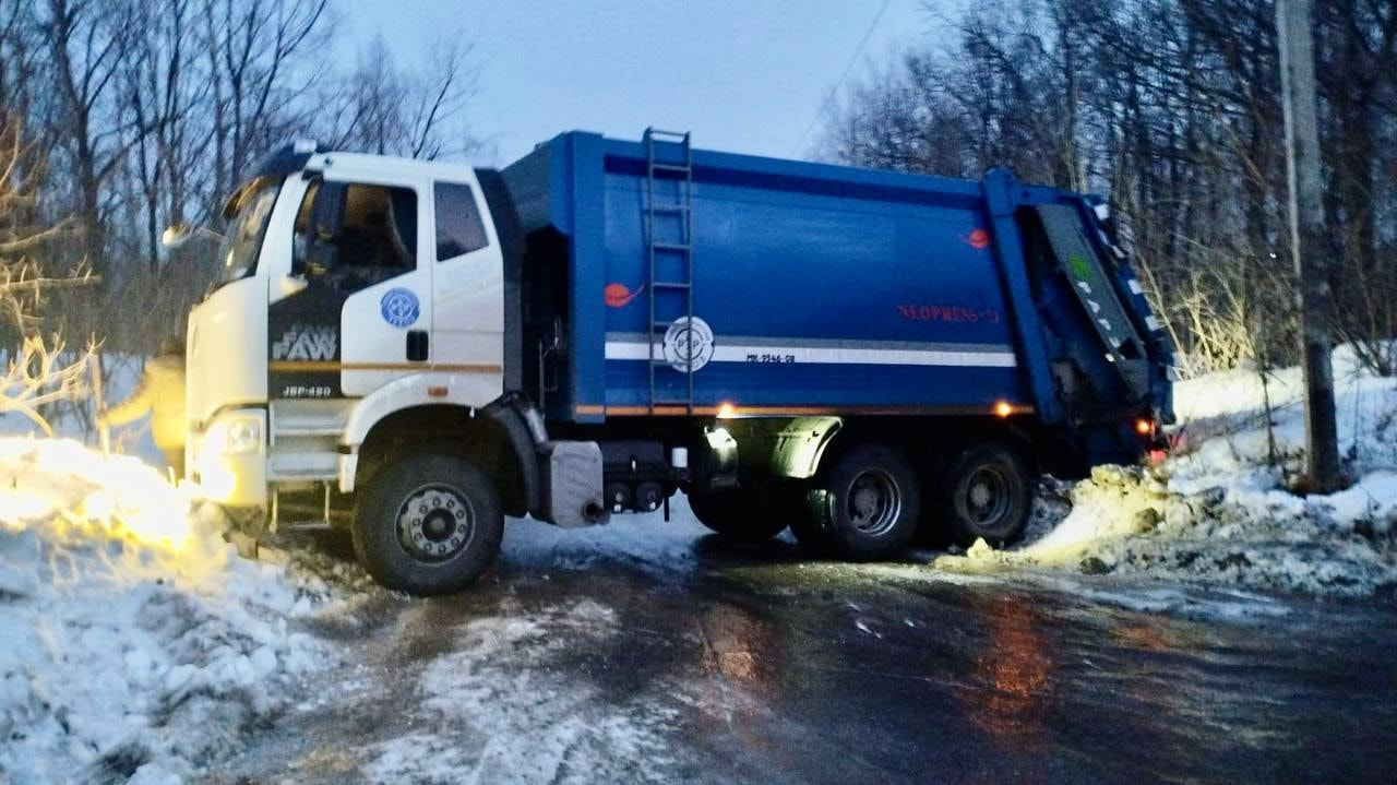 О возможном изменении графика вывоза мусора из-за снега предупредил регоператор (ФОТО)