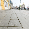 Всегда нужно смотреть под ноги. Ровная плитка в центре города — не везде — newsvl.ru