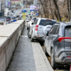 Тротуар запаркован с утра до вечера — newsvl.ru