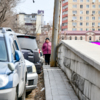 Этот тротуар обрывается около 173-го дома — вместо него начинается клумба — newsvl.ru
