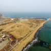 С воздуха видно, что в воде остались бетонные слипы. Фото 2022 года — newsvl.ru