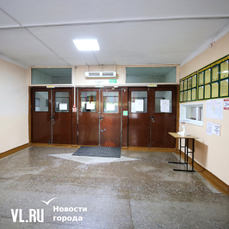 В школе на Каплунова потушили загоревшийся холодильник