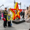 Люди фотографировались возле тематических объектов, и вообще везде  — newsvl.ru