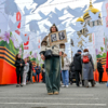 Главная фотозона — аллея с белыми журавлями — newsvl.ru
