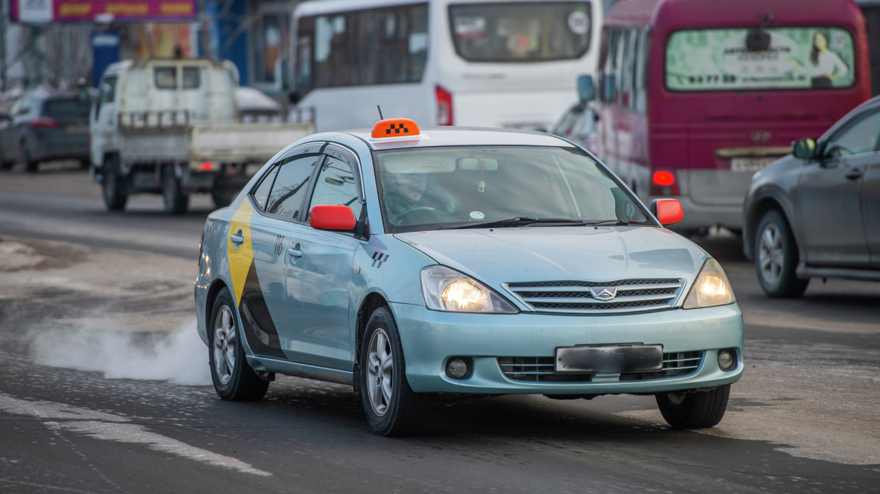 Новости к завтраку: принят закон о локализации автомобилей в службах такси