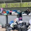Контейнеры переполнены, мешки с мусором оставляют рядом — newsvl.ru