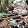 Гора картона и пенопласта растёт — newsvl.ru