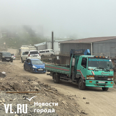 &laquo;Вот что происходит, когда строят ЖК там, куда он не влезает&raquo;: на Каштановой опять проблемы с дорогой 
