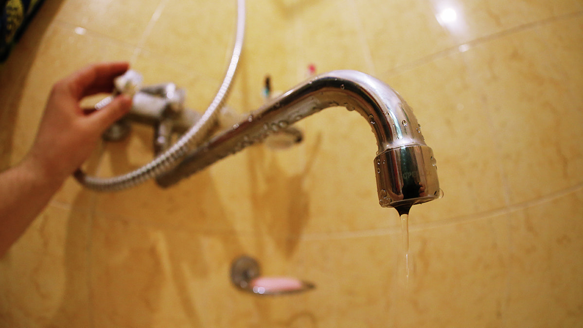 Ремонт за свой счет: передачи аварийного водопровода мэрии добились хабаровчане