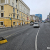 Разметка 1.13 в данном случае означает, что нужно уступать тем, кто перестраивается в твою полосу слева — newsvl.ru
