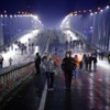 2013. Жители Владивостока прогулялись ночью по мосту через Золотой Рог — newsvl.ru