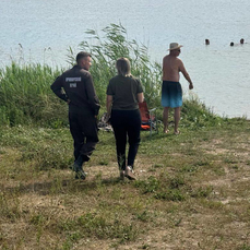 В Спасске-Дальнем из карьера достали тонущего ребёнка
