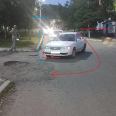 Двое подростков на мопеде пострадали в Раздольном, когда в них врезался легковой автомобиль