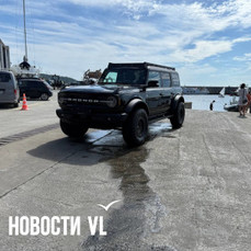 Из-за скользкого от водорослей слипа во Владивостоке машина скатилась в море вместе с гидроциклом