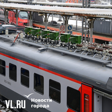 Попробуйте поменять вагон: в аномальную жару пассажиры приморских электричек страдают от духоты