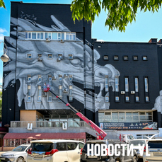На смену дракону – голубые тона: фасад спорткомплекса &laquo;Олимпиец&raquo; снова поменяют