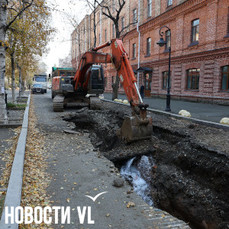 Около проходной &laquo;Дальзавода&raquo; начали перекладывать магистральный водовод – проезд закрыт до середины ноября (ФОТО)