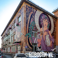 &laquo;Древо жизни&raquo; в стиле венского модерна: на стенах офисной трёхэтажки на Столетии появилось новое граффити (ФОТО)