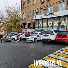 Женщина-водитель с заклинившей педалью газа устроила массовое ДТП на Океанском проспекте