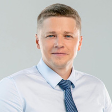 Думу Владивостока досрочно покинул депутат Алексей Ткачёв – он переехал жить и работать в Москву