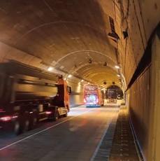 Через тоннель на &laquo;Земле леопарда&raquo; около трёх часов не было проезда (ОБНОВЛЕНО 21:31)