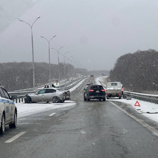 На скользких дорогах в Приморье произошло несколько серьёзных ДТП