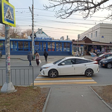 На пешеходном переходе на Русской сбили женщину с ребёнком