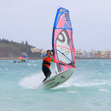 Спортсмен из Владивостока завоевал серебро международных соревнований по виндсерфингу на Тайване