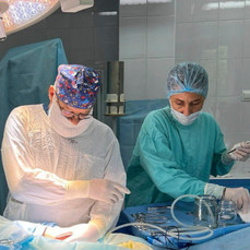 Медики в Находке спасли мотоциклиста с разрывом почки после ДТП