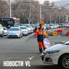 ЦОДД снял видеоинструкцию, как проехать перекрёсток Русской и 100-летия Владивостока без разметки и знаков