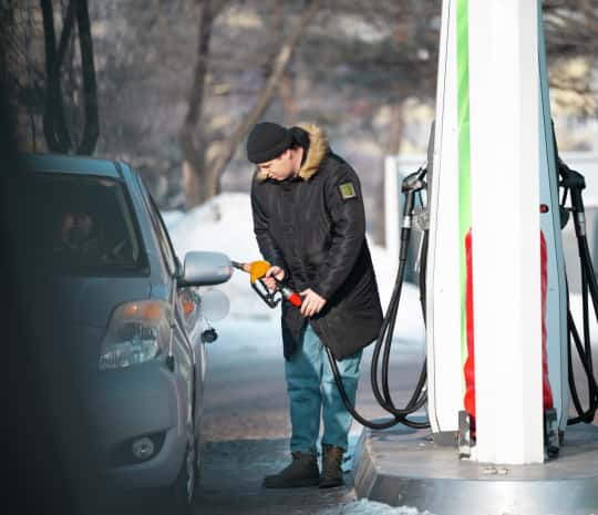 Золотое топливо: бензин в Хабаровске подорожал в шестой раз за осень (ФОТО)