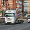 Припаркованная фура без водителя на улице Крыгина — newsvl.ru