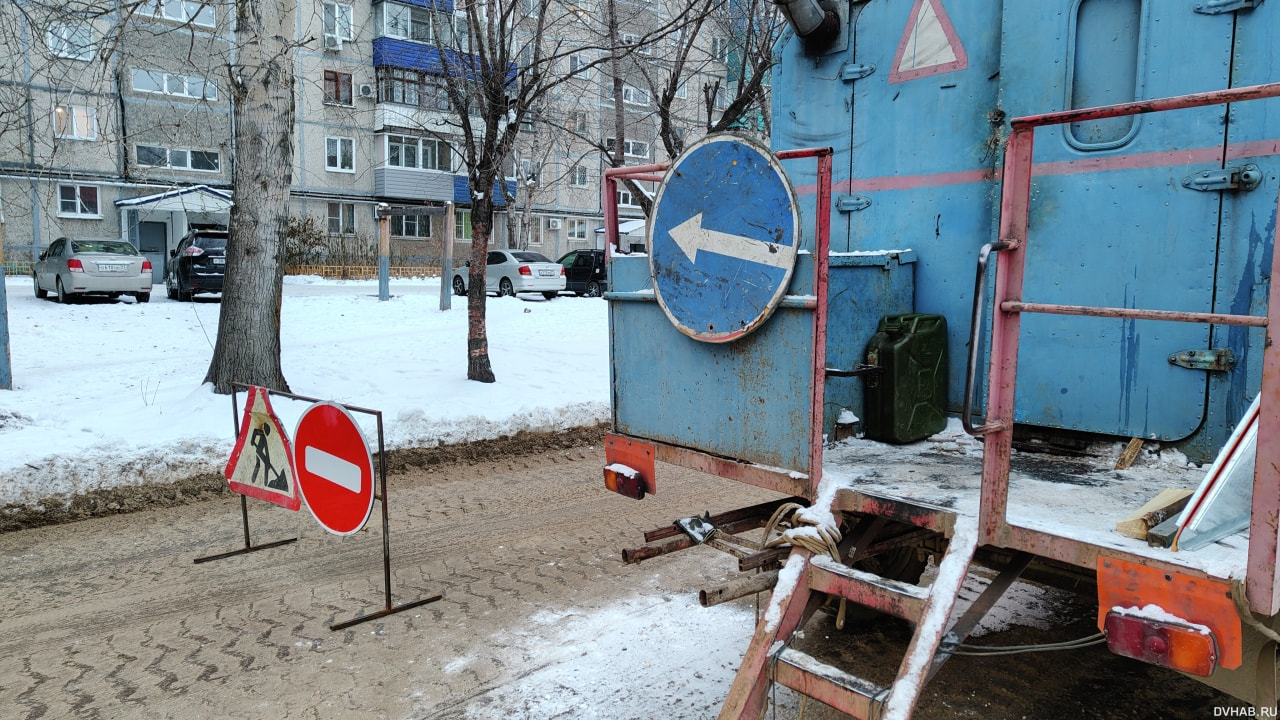 Участок дороги по улице Сидоренко перекрыт после коммунальной аварии (ФОТО)
